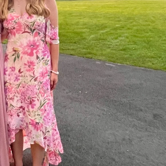 Lulu’s pink floral dress XS - Picture 2 of 2